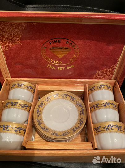 Фарфоровый чайный сервиз