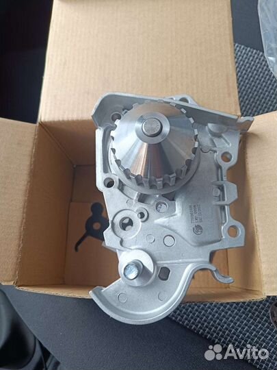 Водяная помпа Рено Логан