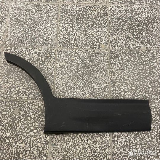 Молдинг задней правой двери Hyundai Santa FE