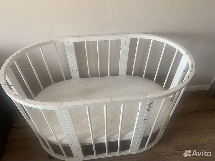 Детская овальная кроватка