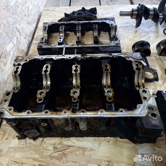 Двигатель в разборе Пежо 406 (6fz ew7j4)