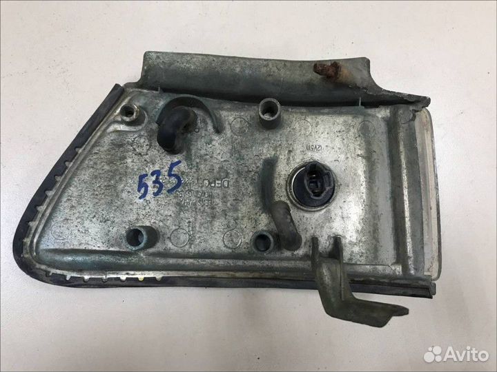 Указатель поворота передний правый Toyota Corolla