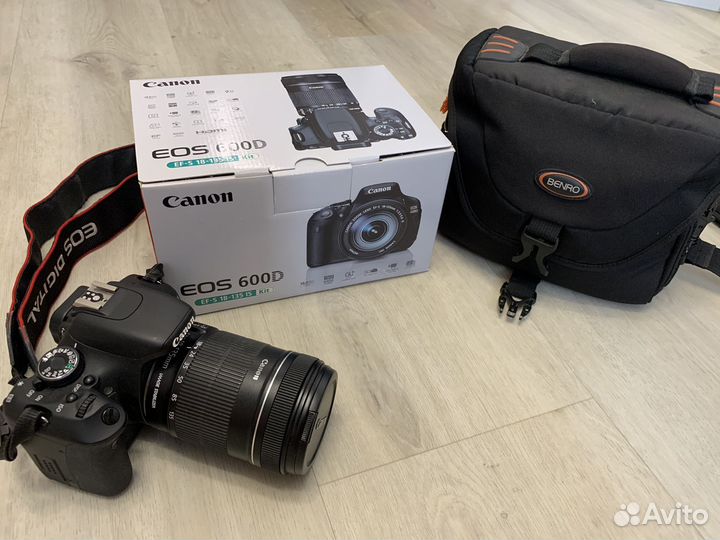 Зеркальный фотоаппарат canon EOS 600D KIT 18-135