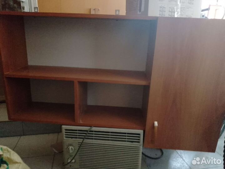 Продаю навесную тумбочку