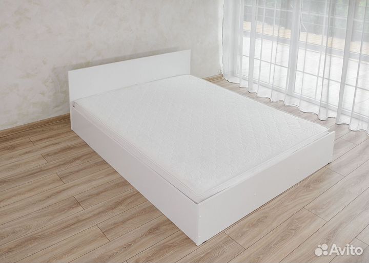Кровать с матрасом
