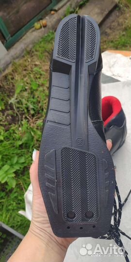 Лыжные ботинки 39 новые