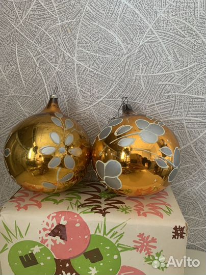 Фосфорные елочные шары