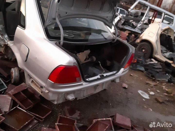 Задняя панель ванночка Toyota Sprinter 110