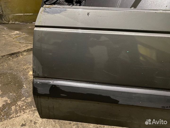 Дверь боковая передняя левая Volkswagen Passat B3