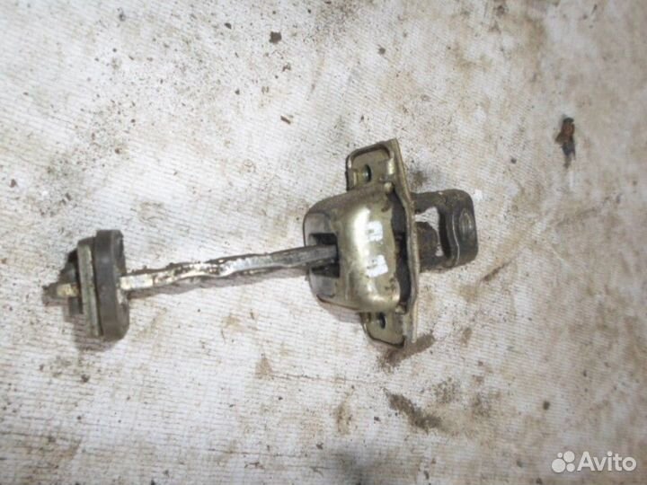 Ограничитель двери передней правой LADA Kalina 200