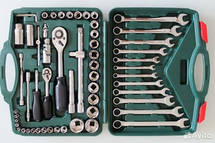 Компактный набор инструмента, ключей, головок