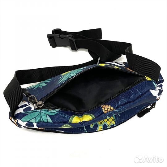 Кепка и напоясная сумка