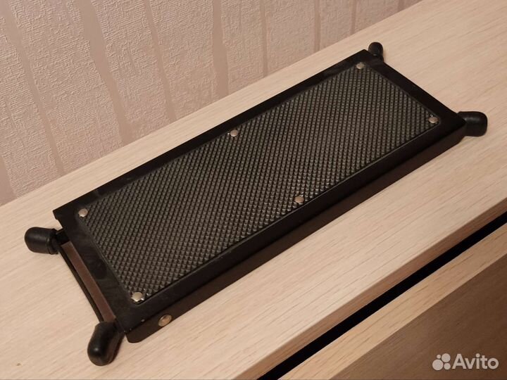 Стойка-подножка для гитариста