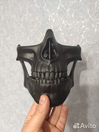 Маска-статуэтка Higgs Death Stranding