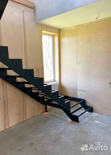 Лестница винтовая с монтажем