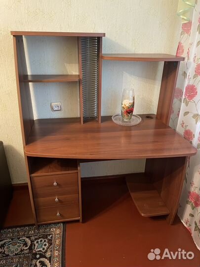 Компьютерный стол