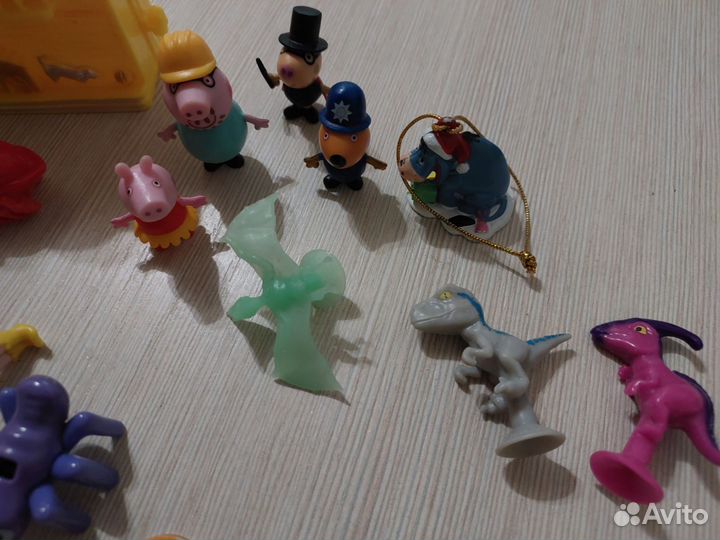 Киндер игрушки Царевны,Фиксики пакетом