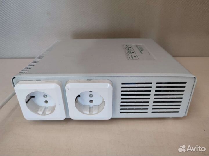 Стабилизатор напряжения 