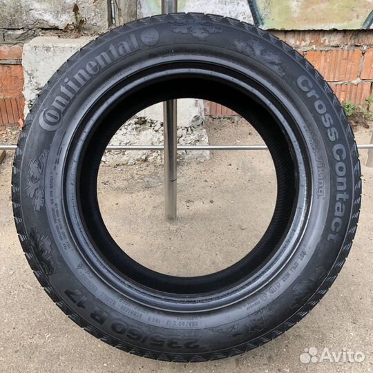 Continental ContiCrossContact Viking 235/60 R17