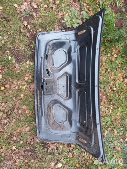 Крышка багажника на renault logan