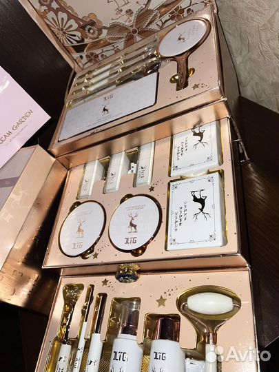 Подарочный набор косметики 19 позиции