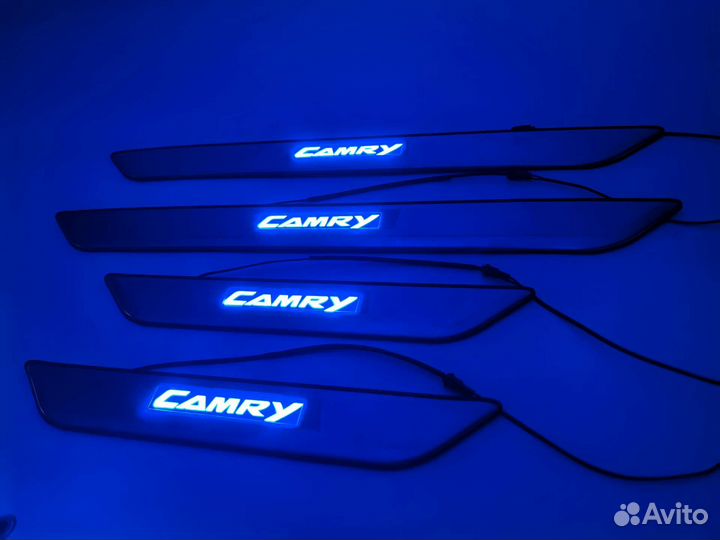 Toyota Camry 40 накладки на пороги