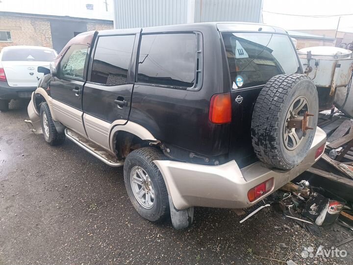 Nissan Mistral 1994 г.в. по запчастям