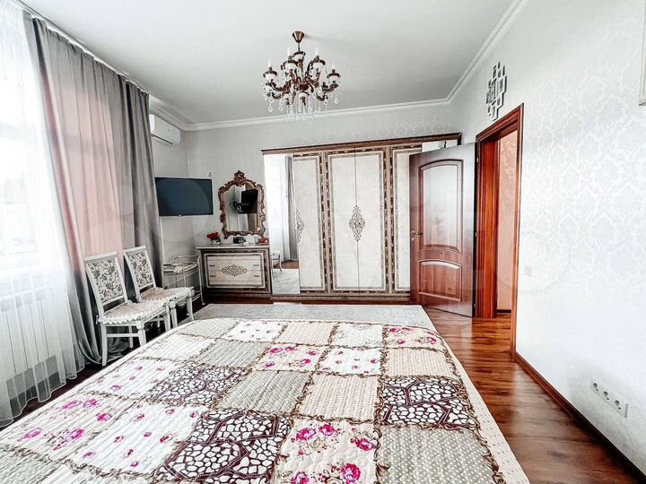 2-к. квартира, 65,2 м², 4/4 эт.