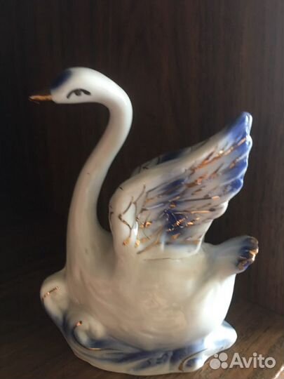 Лебедь гжель фигурка из гжели