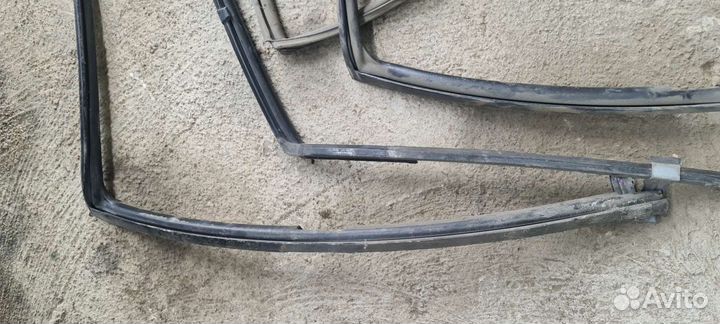 Уплотнитель двери nissan almera classic b10