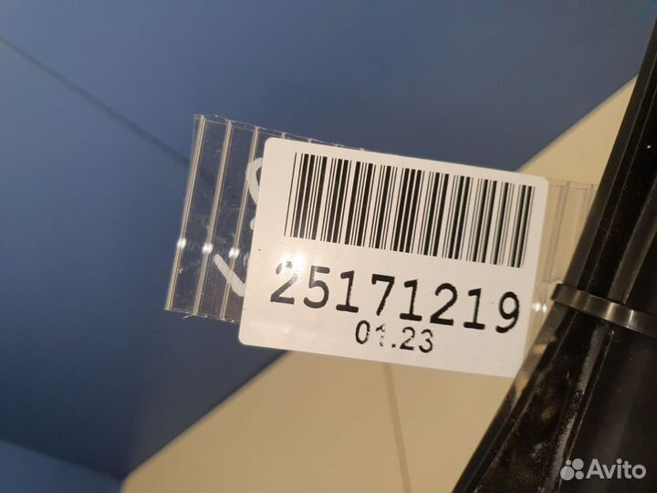 Уплотнитель стекла передней левой двери Land Rover