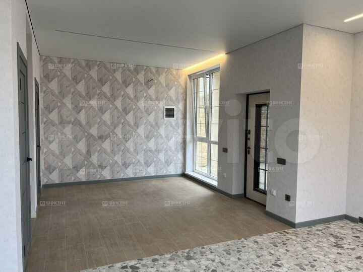 Дом 198 м² на участке 5,5 сот.