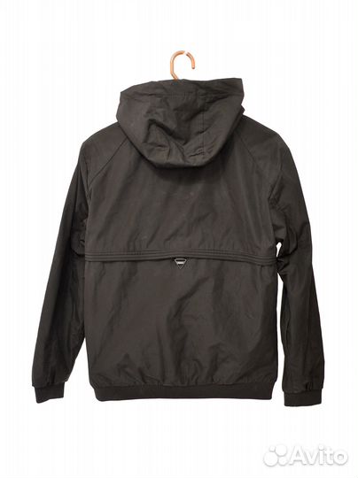 Демисезонная куртка без утепление с капюшоном