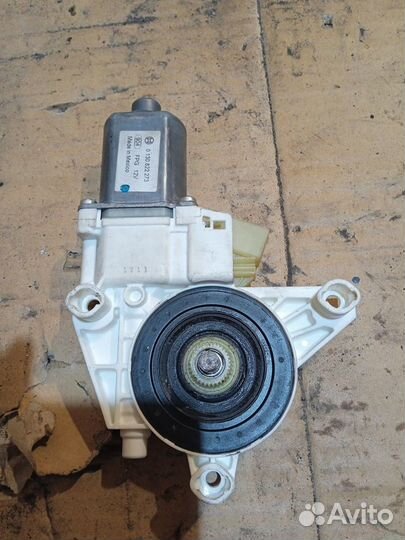 Мотор стеклоподъемника Mercedes-Benz ML350 (W164)