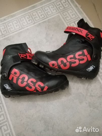 Лыжные ботинки коньковые rossignol