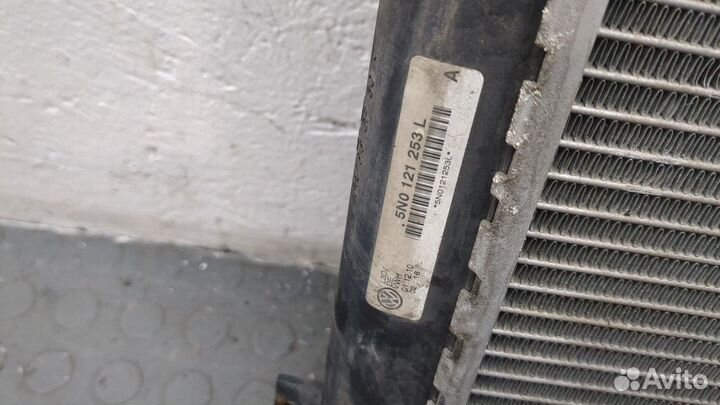 Радиатор охлаждения двигателя Volkswagen Tiguan
