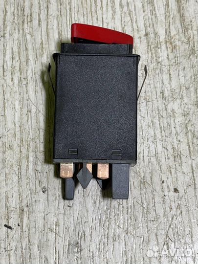 Кнопка аварийной сигнализации Шкода Октавия А4