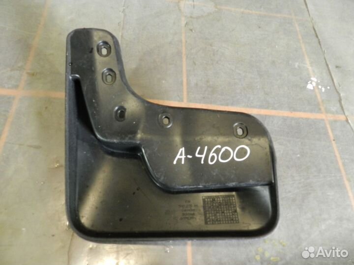 Брызговик передний правый - Volkswagen Tiguan