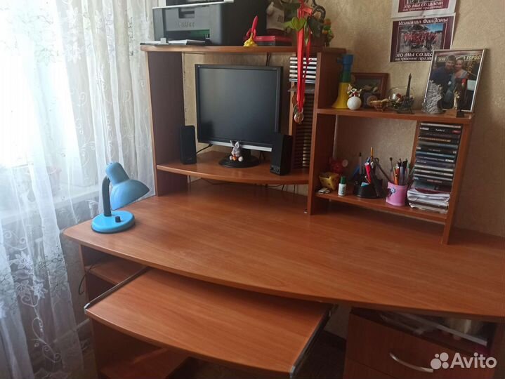 Компьютерный стол