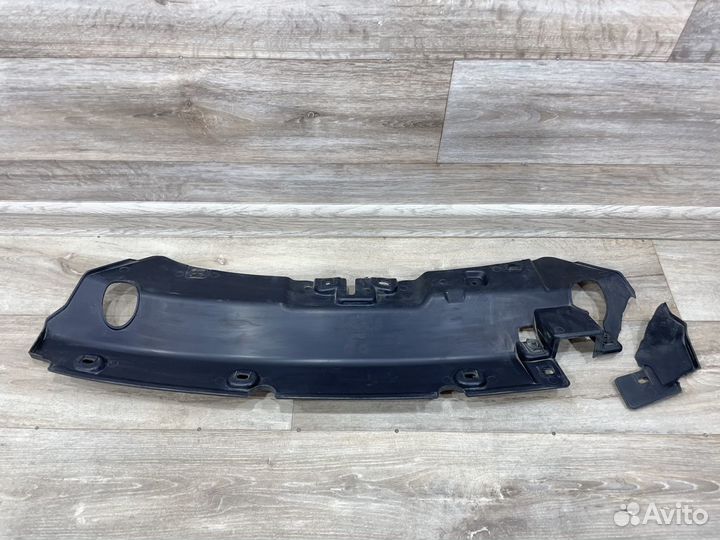 Накладка замка капота Ford Kuga 2 (2012-2019)