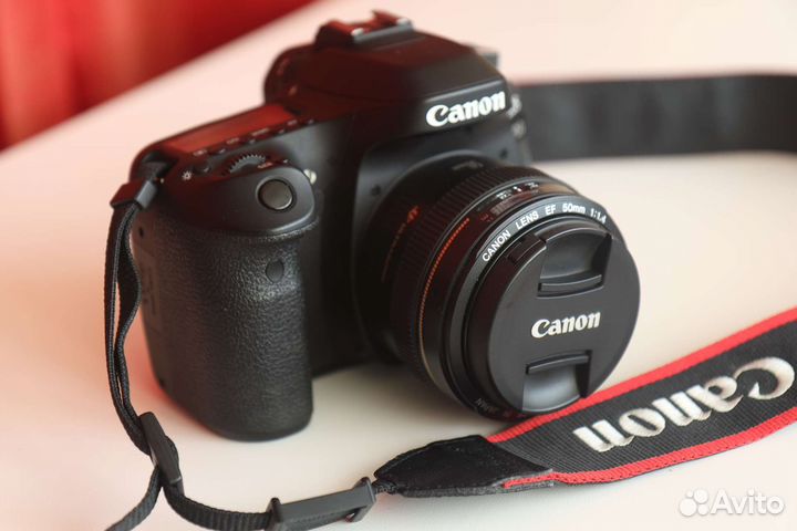 Фотоаппарат Canon 80D + объектив 50mm 1.4