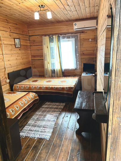 Комната 20 м² в 8-к., 1/3 эт.