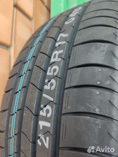 Kumho Ecsta HS51 215/55 R17