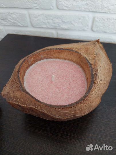 Свеча в кокосе