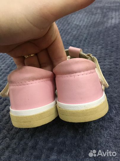 Сандалии для девочки