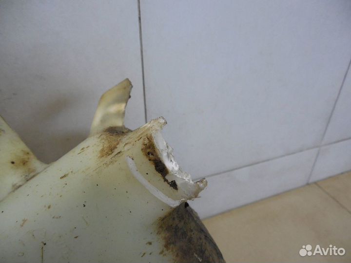 Бачок омывателя лобового стекла Avensis I 1997-200