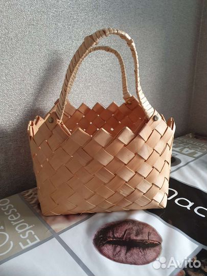 Корзинка плетёная