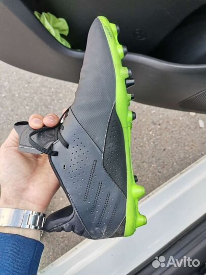 Футбольные бутсы