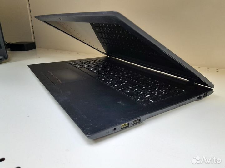 Ноутбук / Core I3 / 4Gb DDR4 / Intel HD до 8Gb+SSD