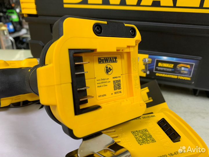 Аккумуляторный гайковерт dewalt DCF921E2T (18В)